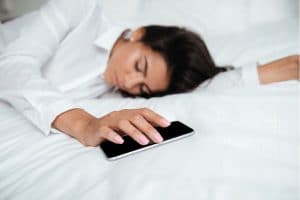 Trouver le sommeil après téléphone